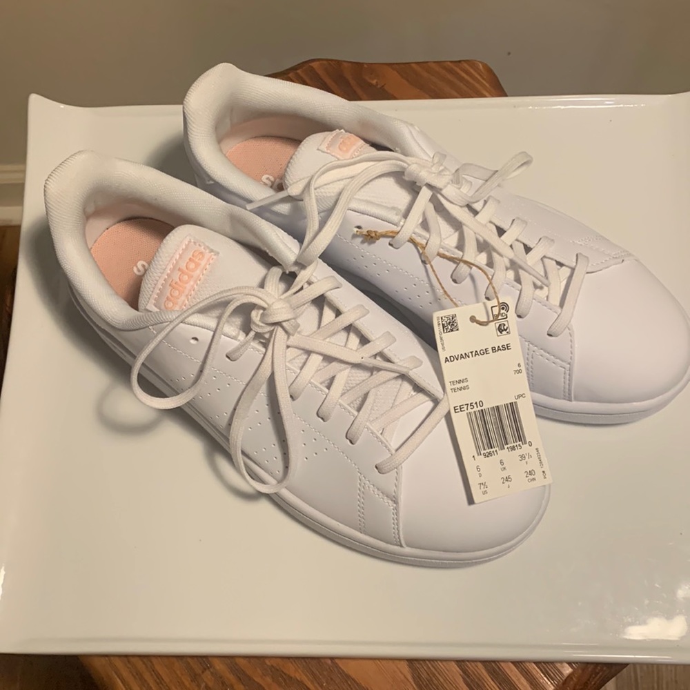Adidas Advantage Base